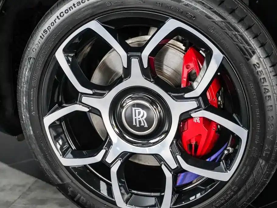 2022 Cullinan Black Badge — миниатюра 31