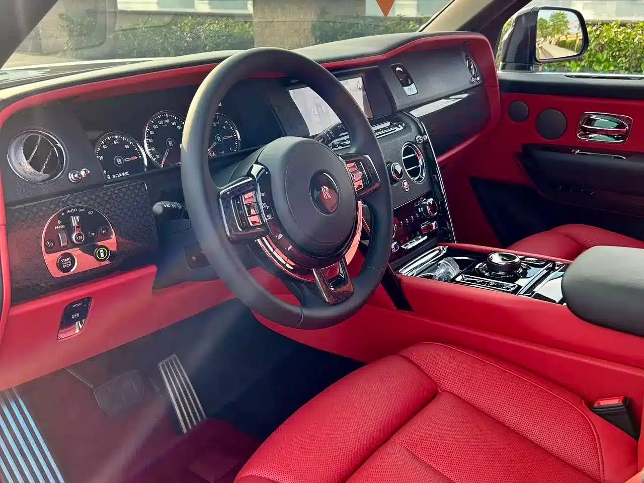 2022 Cullinan Black Badge — миниатюра 5