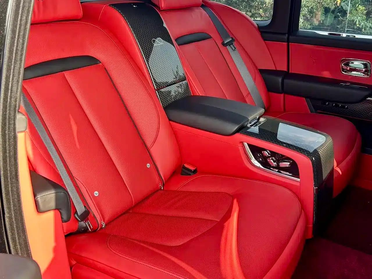 2022 Cullinan Black Badge — миниатюра 7