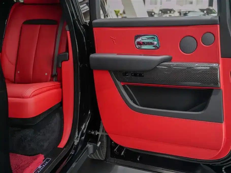 2022 Cullinan Black Badge — миниатюра 10