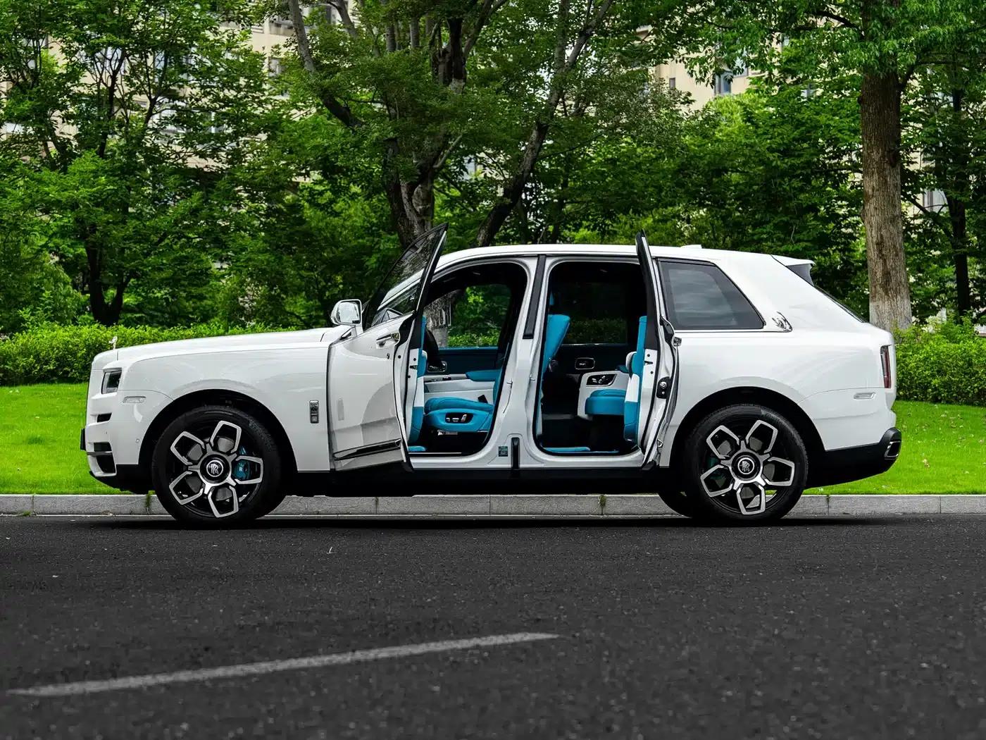 2018 Cullinan, four-seater version — миниатюра 5