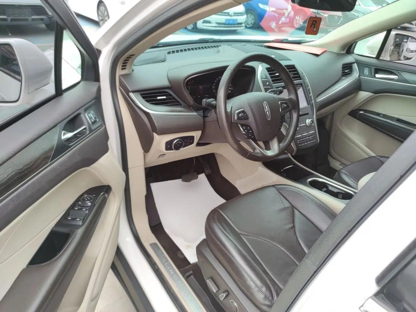 Lincoln MKC 2018 2.0T Two-Wheel Drive Luxury Edition — миниатюра 23