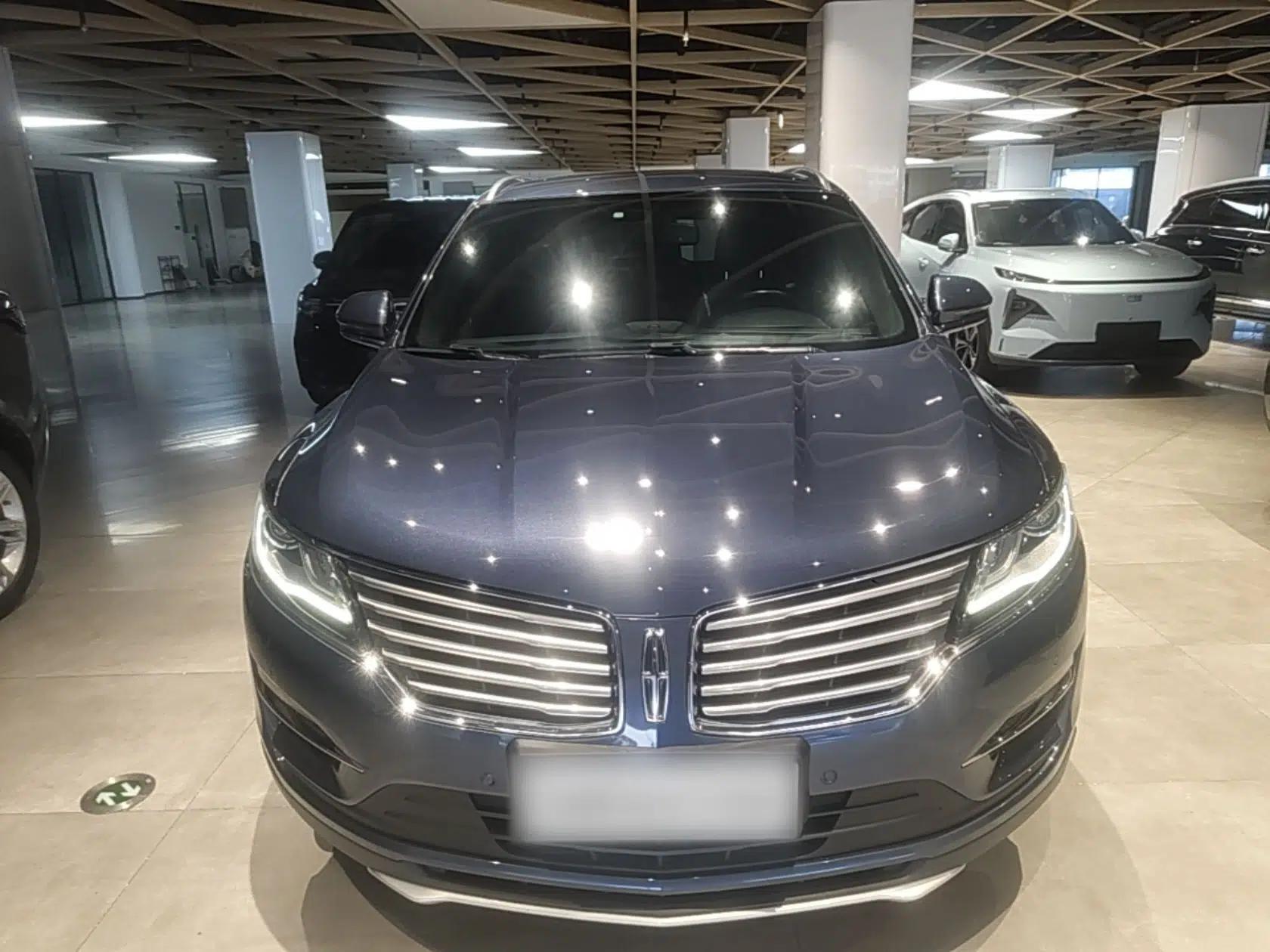 Lincoln MKC 2017 2.0T Two-Wheel-Drive Luxury Edition — миниатюра 2