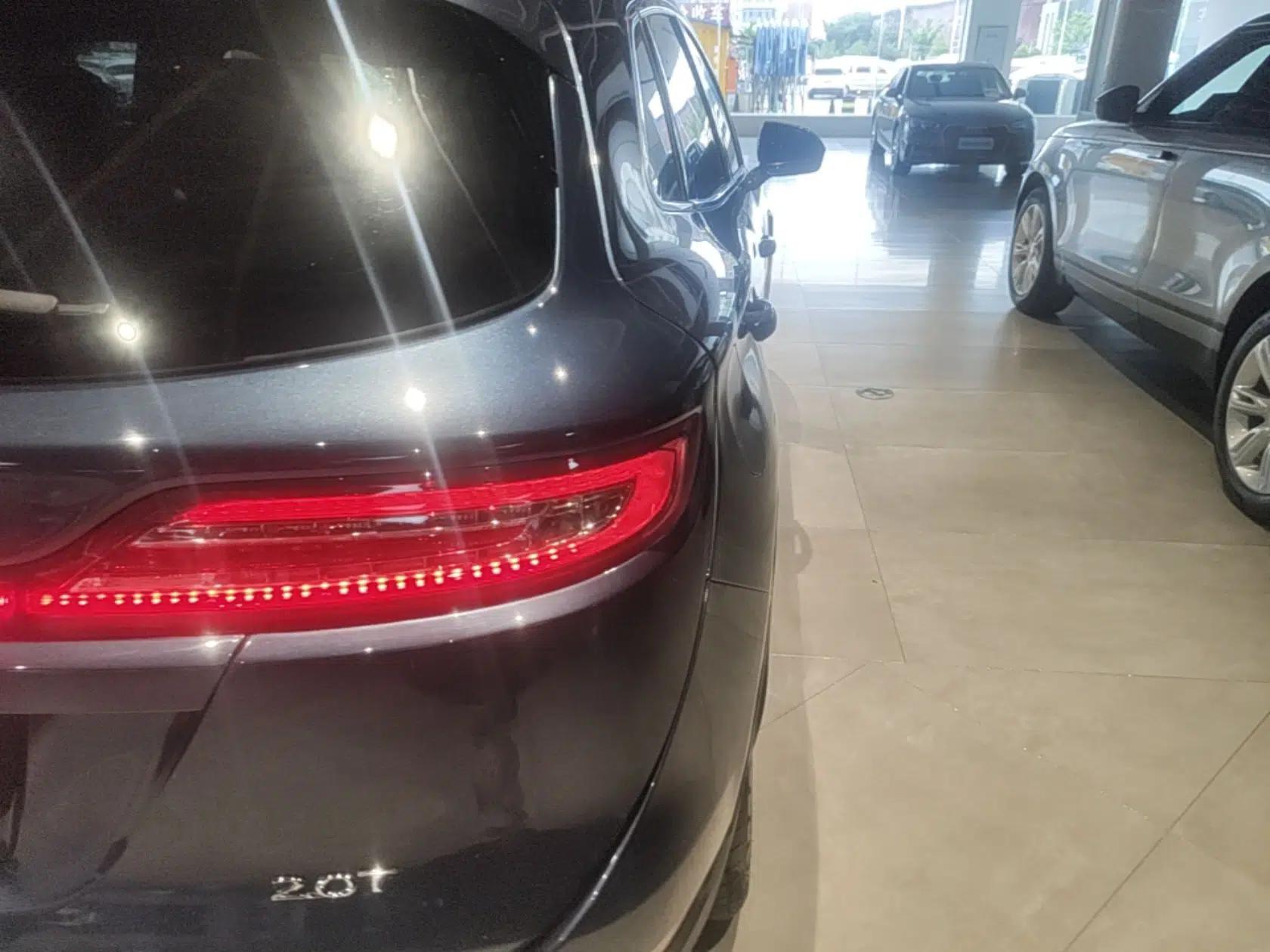 Lincoln MKC 2017 2.0T Two-Wheel-Drive Luxury Edition — миниатюра 14