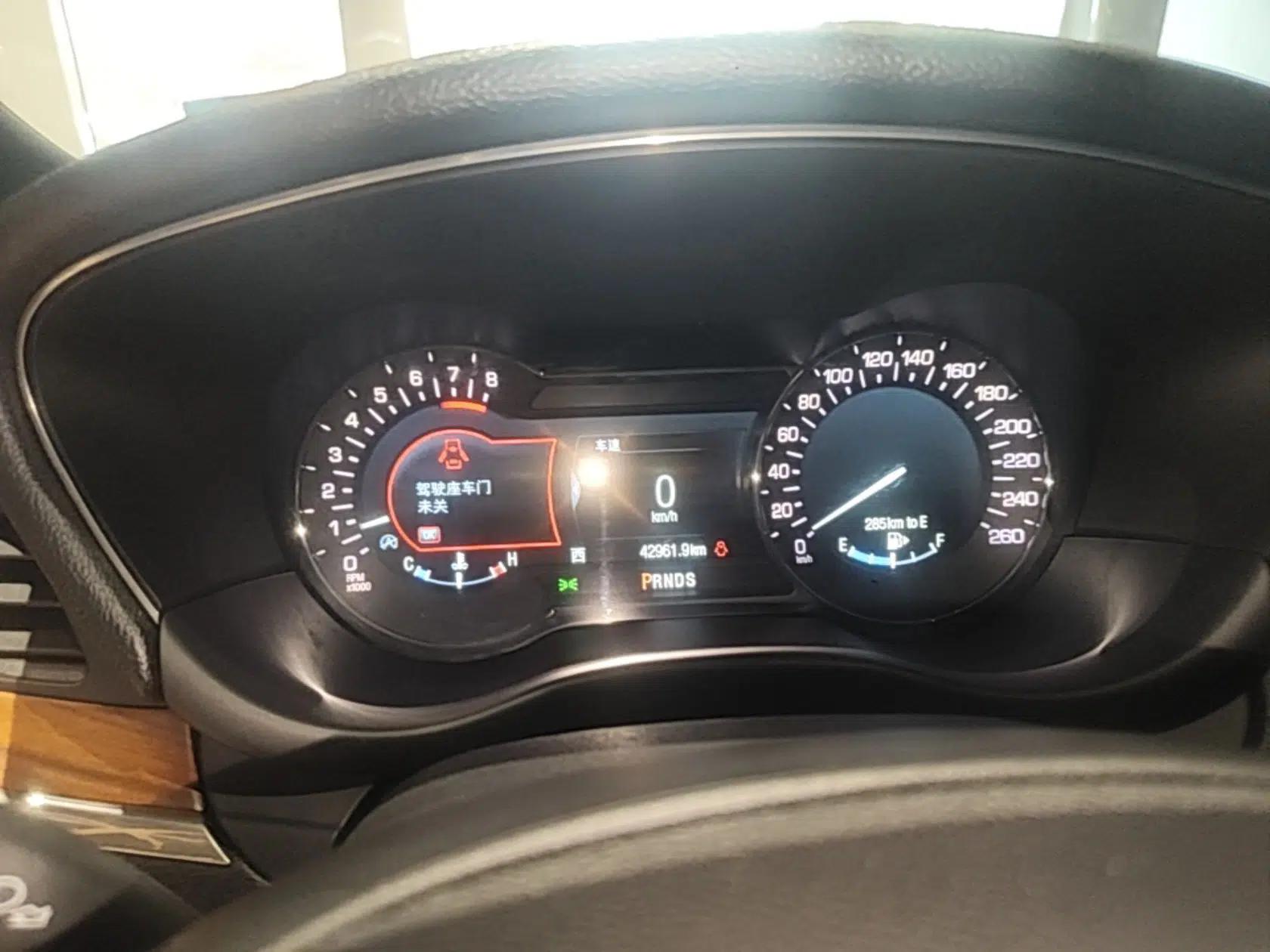 Lincoln MKC 2017 2.0T Two-Wheel-Drive Luxury Edition — миниатюра 19