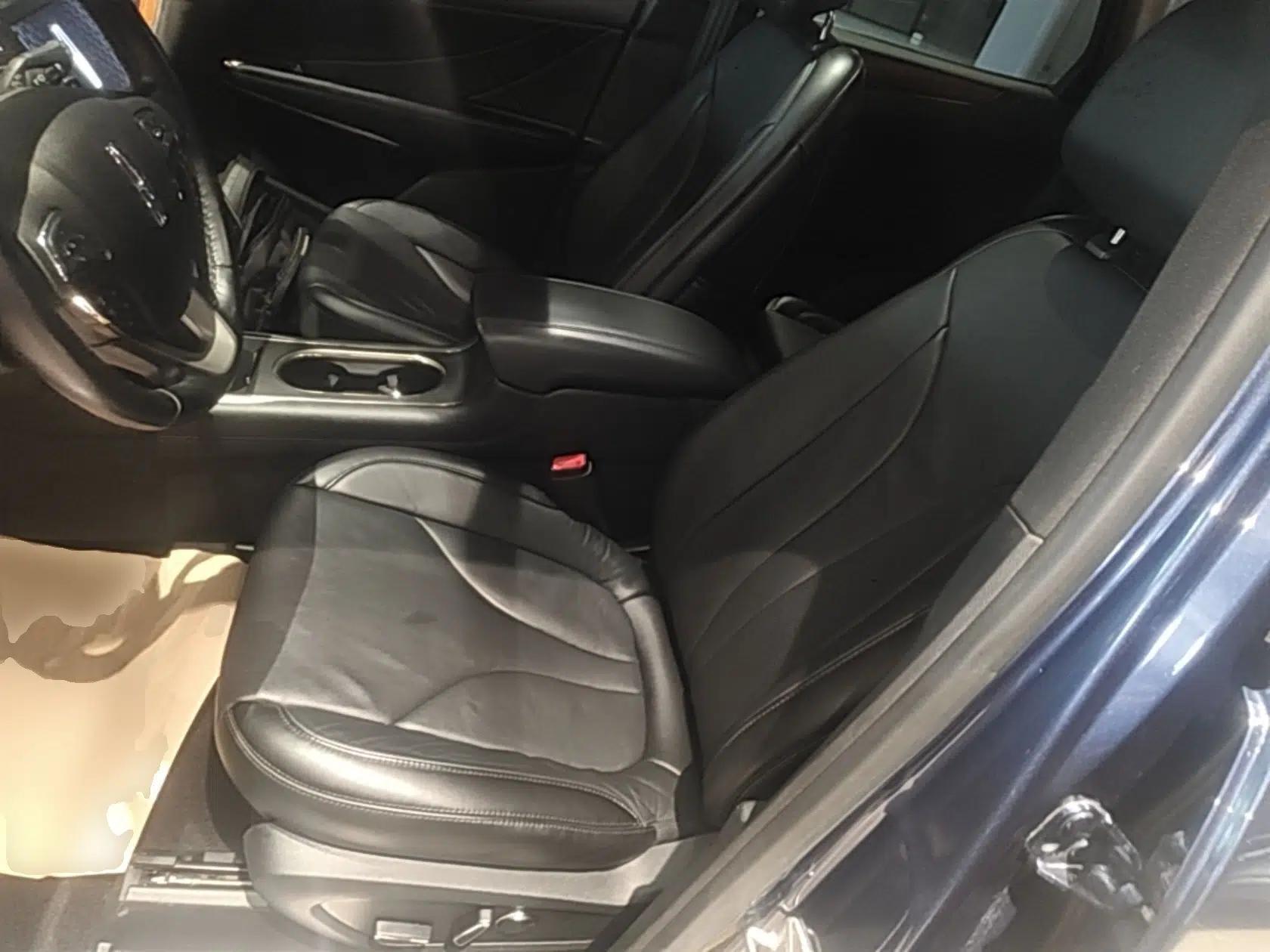 Lincoln MKC 2017 2.0T Two-Wheel-Drive Luxury Edition — миниатюра 22