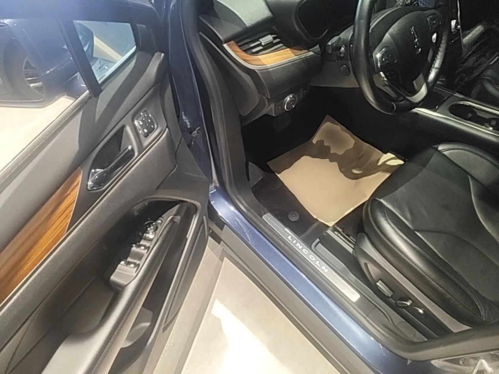 Lincoln MKC 2017 2.0T Two-Wheel-Drive Luxury Edition — миниатюра 23