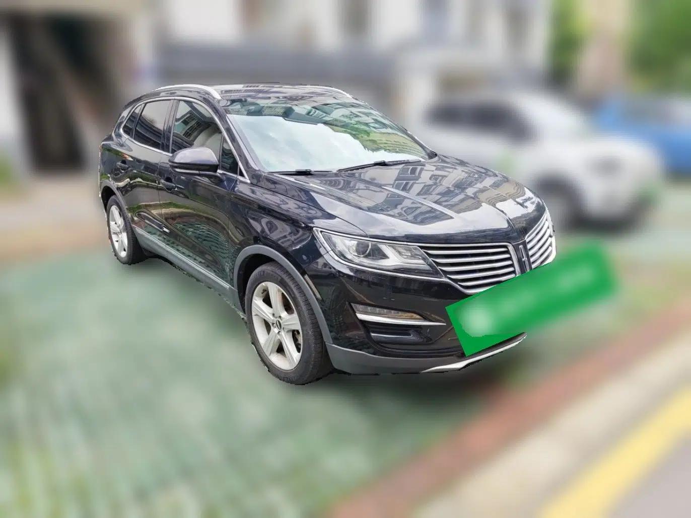 Lincoln MKC 2017 2.0T Two-Wheel Drive Deluxe Edition — миниатюра 3