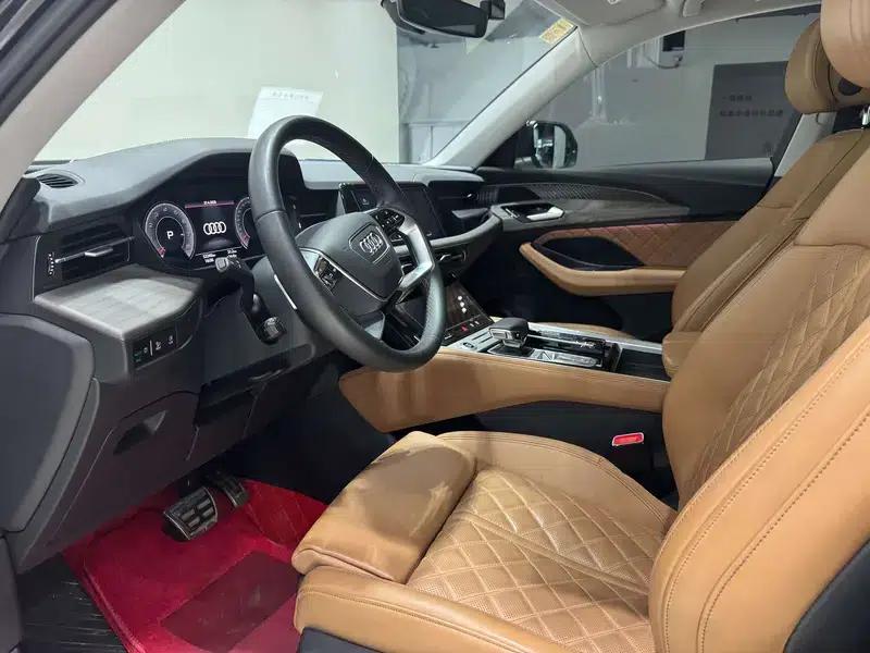 Audi Q6 2024 45TFSI quattro Qiyun Edition Yulin Package 6-seater — миниатюра 13