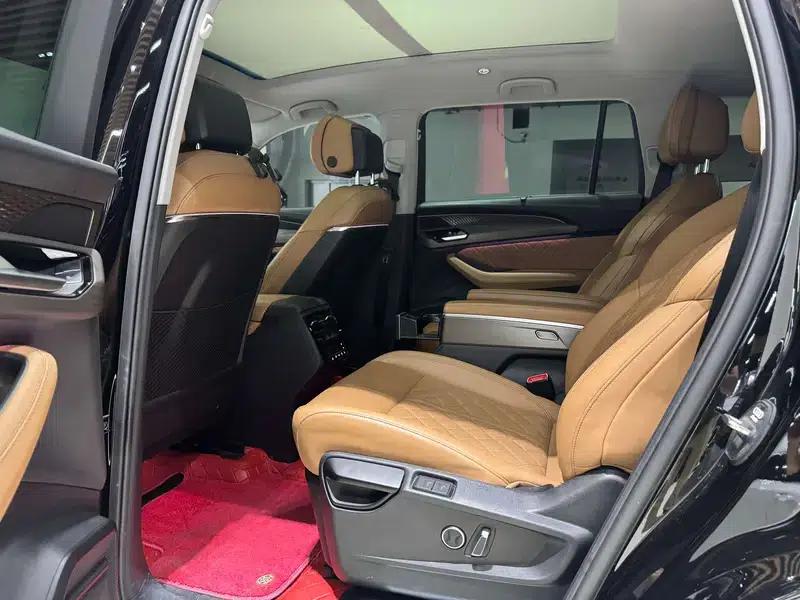 Audi Q6 2024 45TFSI quattro Qiyun Edition Yulin Package 6-seater — миниатюра 14
