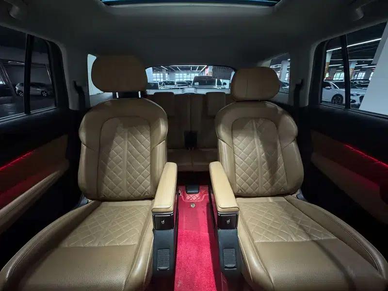 Audi Q6 2024 45TFSI quattro Qiyun Edition Yulin Package 6-seater — миниатюра 15