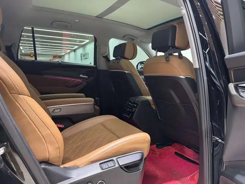Audi Q6 2024 45TFSI quattro Qiyun Edition Yulin Package 6-seater — миниатюра 16