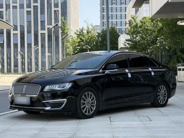 Lincoln MKZ 2018 2.0T Premium Edition