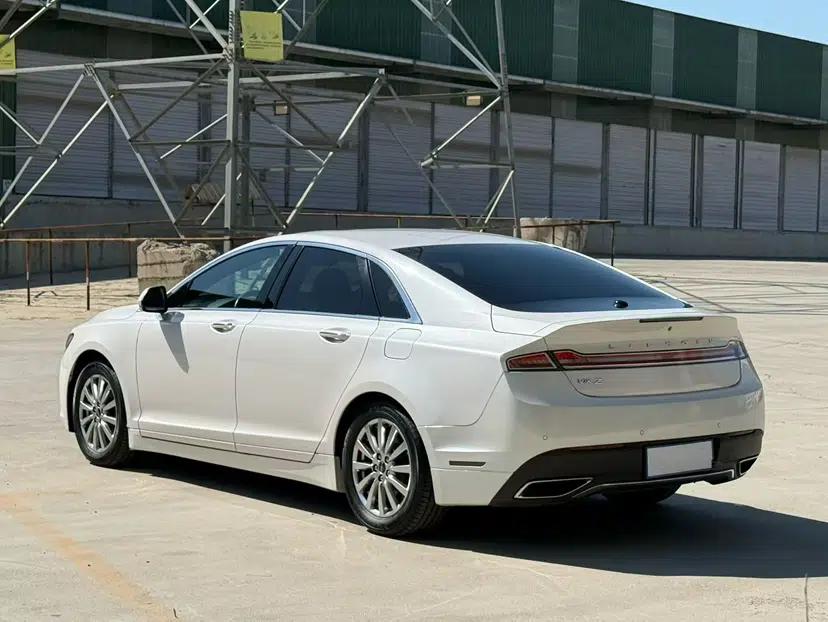 Lincoln MKZ 2017 2.0T Luxury Edition — миниатюра 4