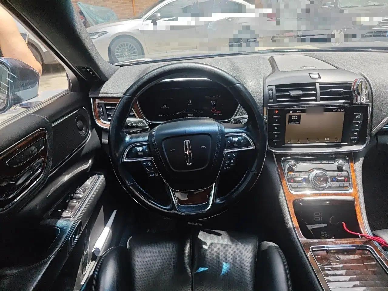 Lincoln Continental 2017 3.0T Four-Wheel Drive Prestige Edition — миниатюра 10