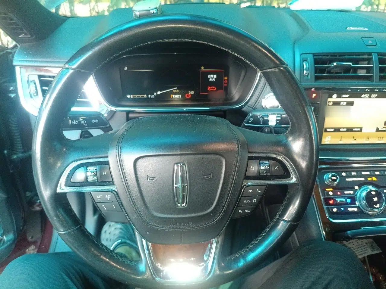 Lincoln Continental 2017 Lincoln Continental, U.S.-imported from the Flat Rock Assembly Plant, automatic transmission, 2.0-liter engine, five seats, gasoline-powered. — миниатюра 10