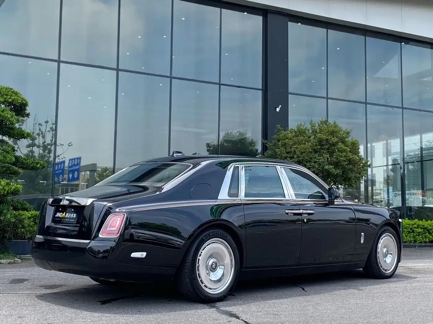 2018 Phantom 6.7T Standard Wheelbase — миниатюра 12