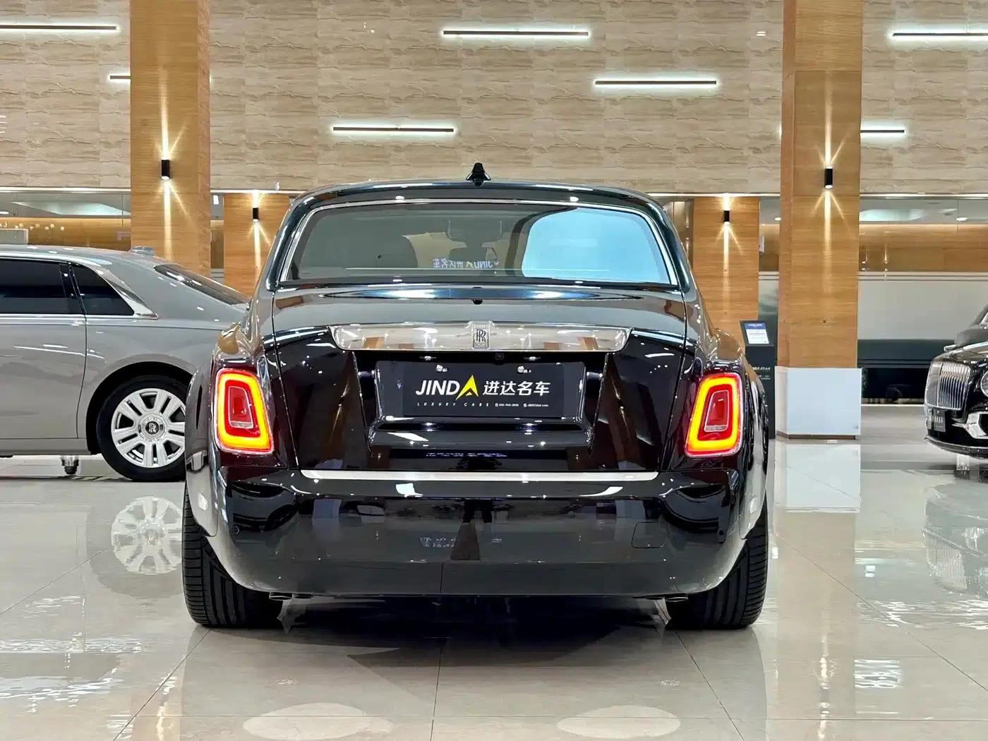 2018 Phantom 6.7T Standard Wheelbase — миниатюра 26