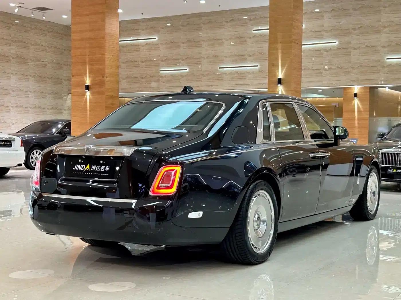 2018 Phantom 6.7T Standard Wheelbase — миниатюра 28