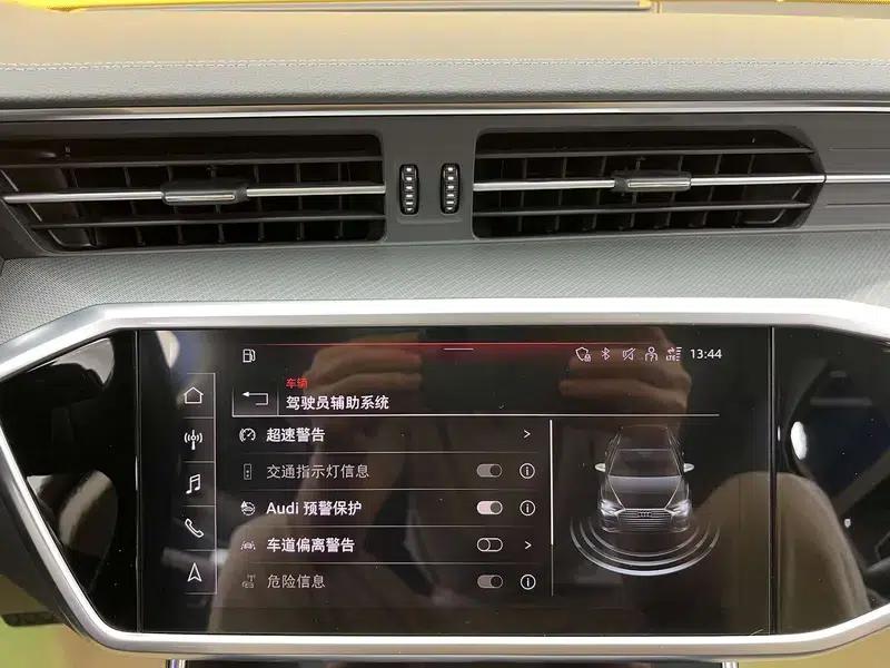 2024 Audi A6 (Imported) allroad quattro Explorer 55 TFSI Premium Off-Road Model — миниатюра 14