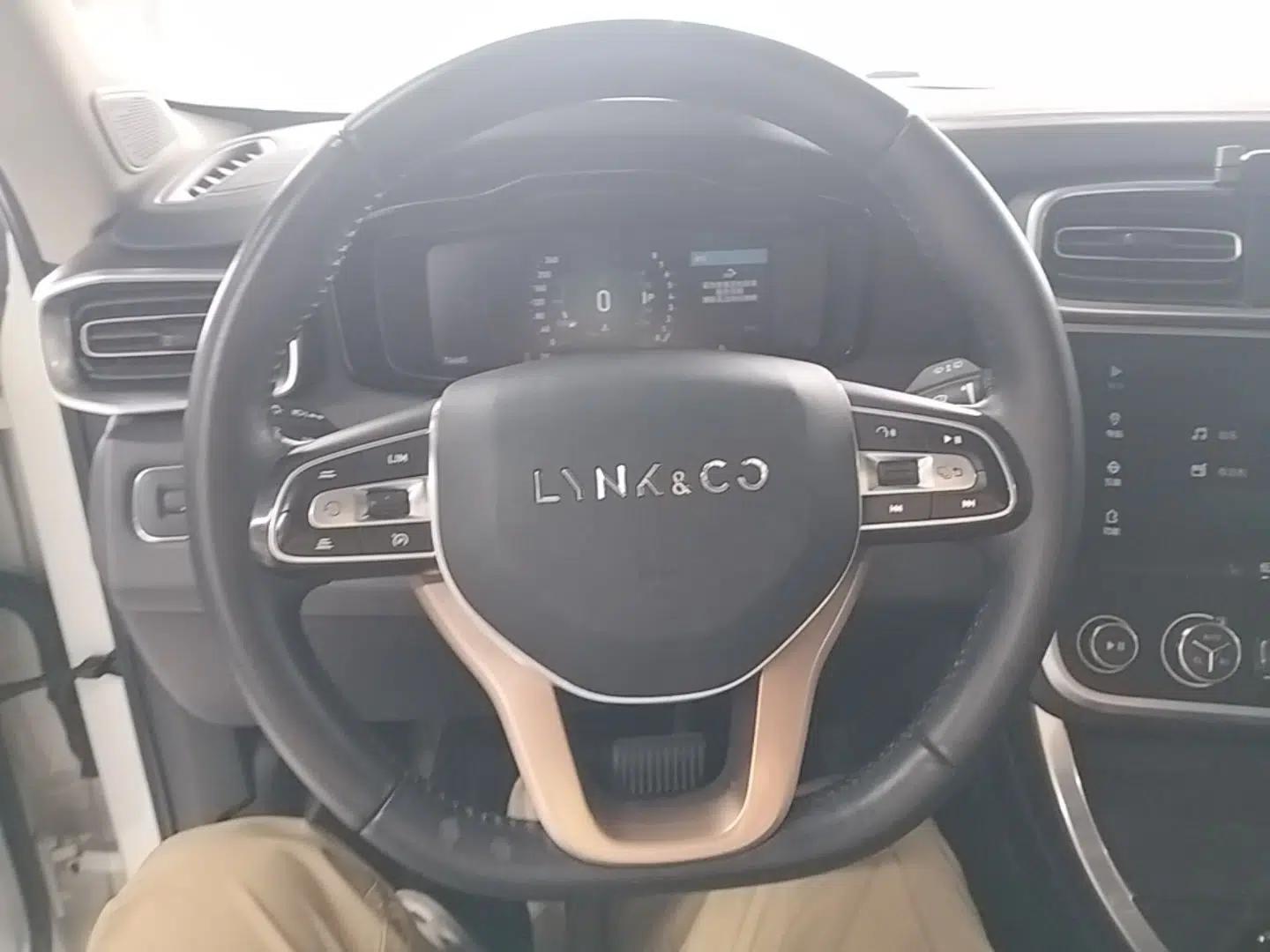 Lynk & Co 01 2017 2.0T Two-Wheel Drive Pro Edition — миниатюра 13
