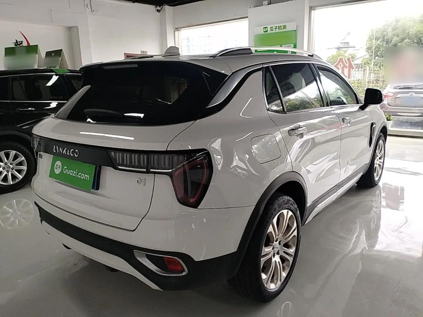 Lynk & Co 01 2017 2.0T Two-Wheel Drive Pro Edition — миниатюра 6