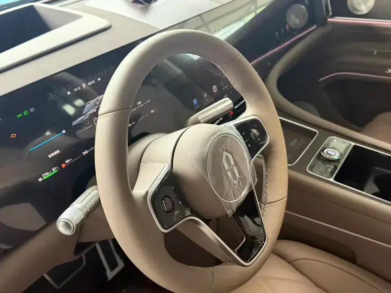 Wenjie M9 2025 Extended Range Max 5-Seat Version (192-line LiDAR) — миниатюра 22