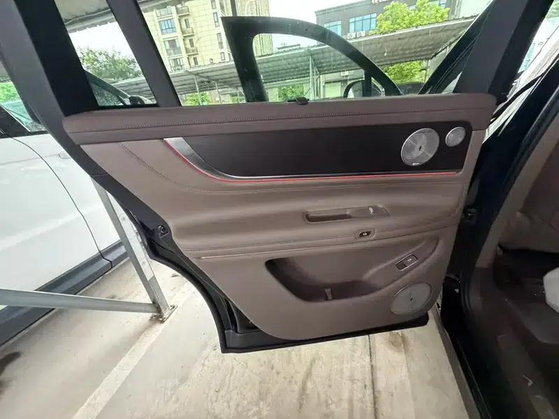 Wenjie M9 2025 Extended Range Max 5-Seat Version (192-line LiDAR) — миниатюра 29