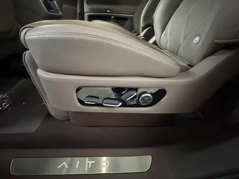 Wenjie M9 2025 Extended Range Max 5-Seat Version (192-line LiDAR) — миниатюра 33