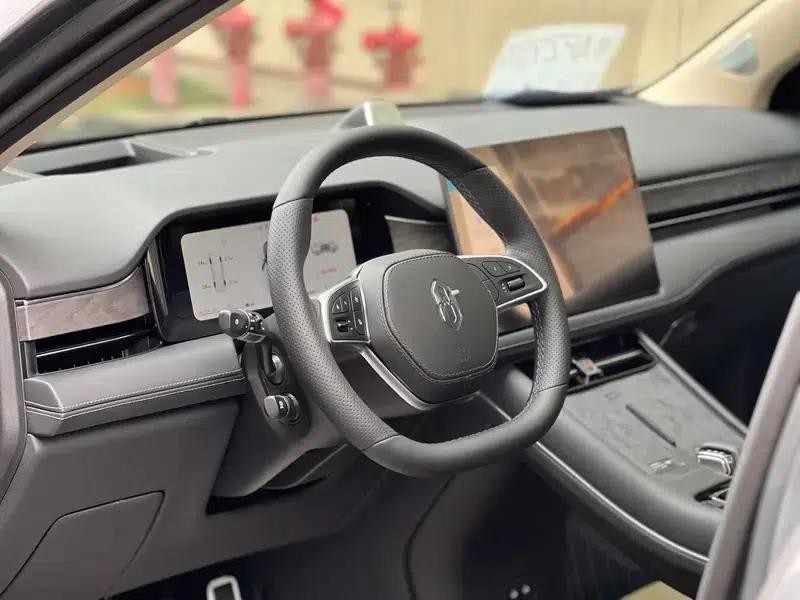 Wenjie M7 2024 Plus 5-seater Rear-wheel drive version — миниатюра 21