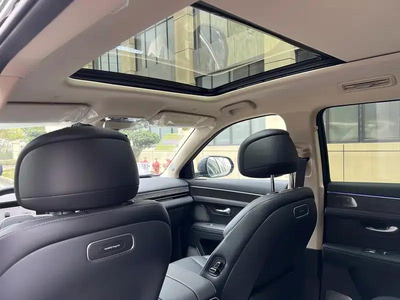 Wenjie M7 2024 Plus 5-seater Rear-wheel drive version — миниатюра 23