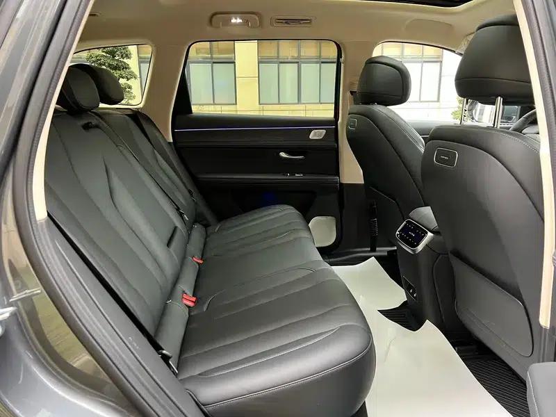 Wenjie M7 2024 Plus 5-seater Rear-wheel drive version — миниатюра 24