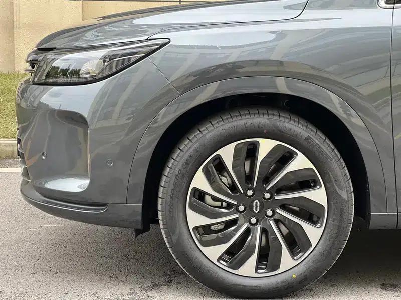 Wenjie M7 2024 Plus 5-seater Rear-wheel drive version — миниатюра 10