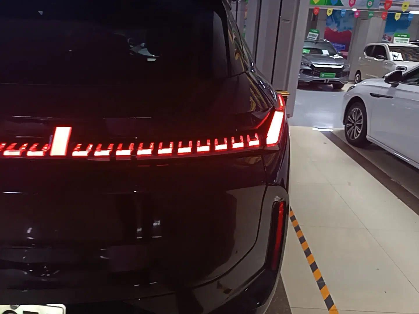 Lynk & Co 08 EM-P 2023 120km Long-Range Halo — миниатюра 9