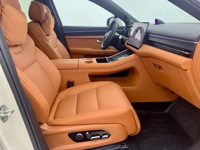 Wenjie M5 2025 Extended Range Ultra 4WD Version — миниатюра 22
