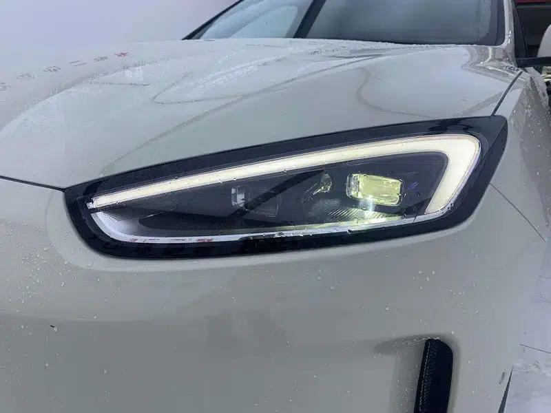 Wenjie M5 2025 Extended Range Ultra 4WD Version — миниатюра 6