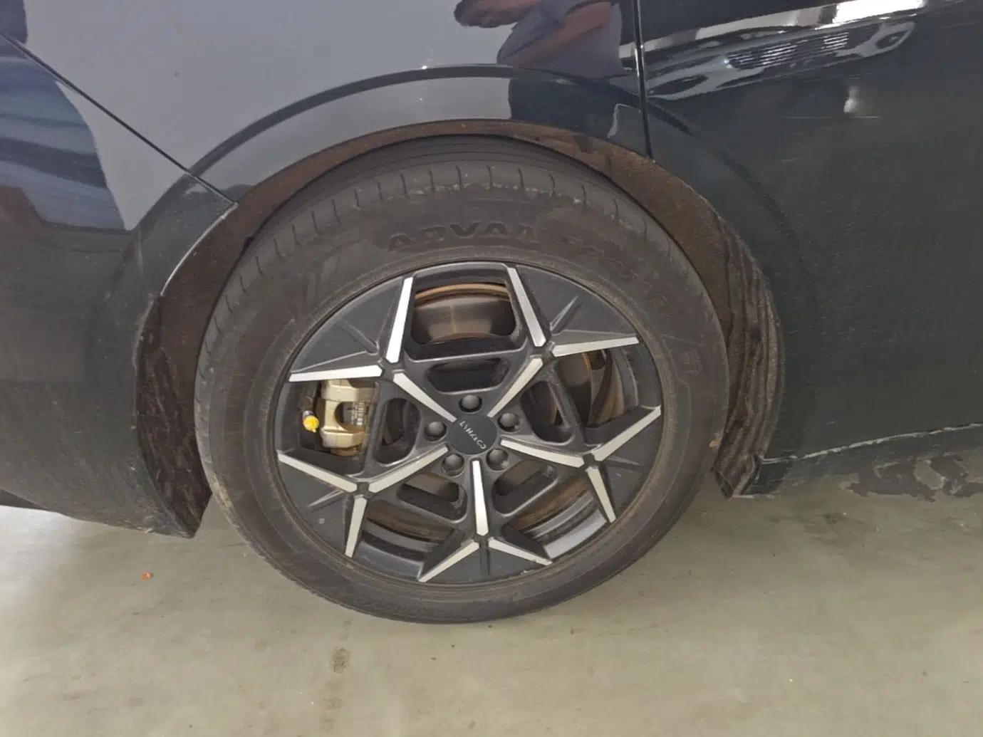 Lynk & Co Z10 2025 95 kWh 766 km Range Rear-Wheel Drive Max — миниатюра 11