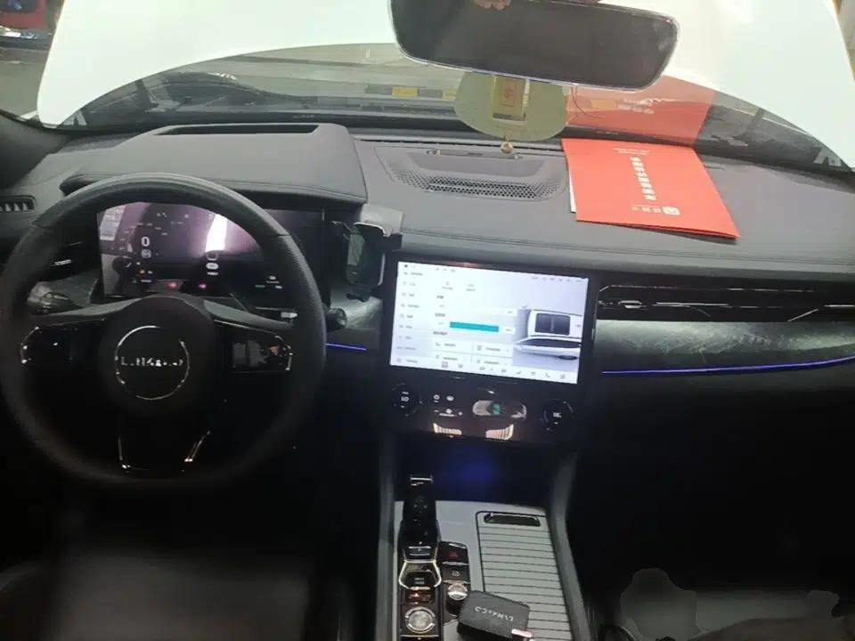 Lynk & Co 09 EM-P 2021 2.0T PHEV Halo Six-Seater — миниатюра 12