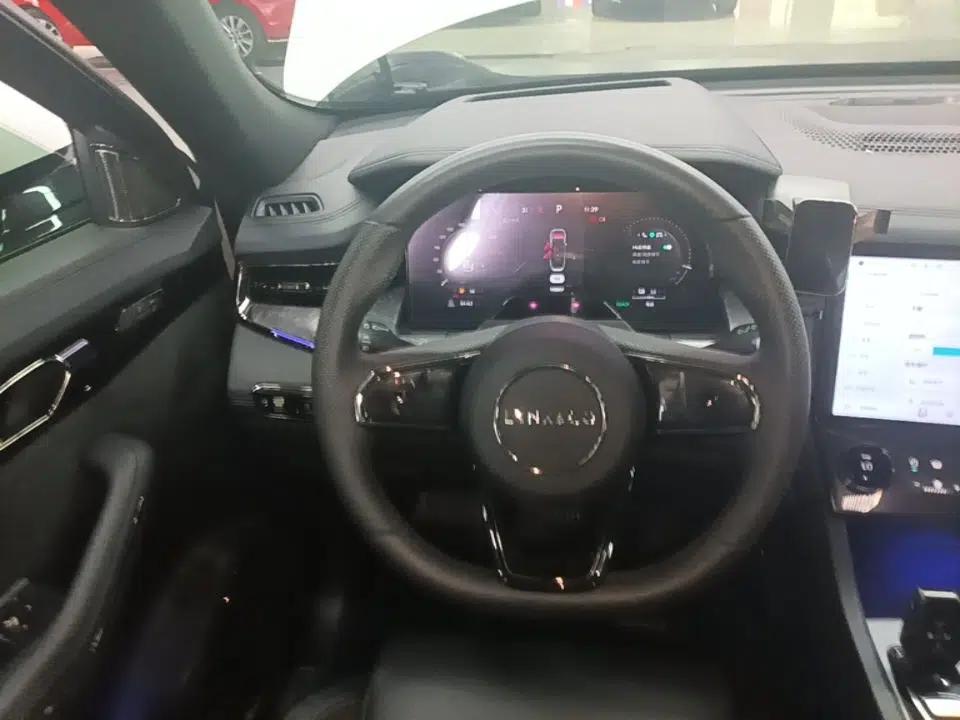 Lynk & Co 09 EM-P 2021 2.0T PHEV Halo Six-Seater — миниатюра 13