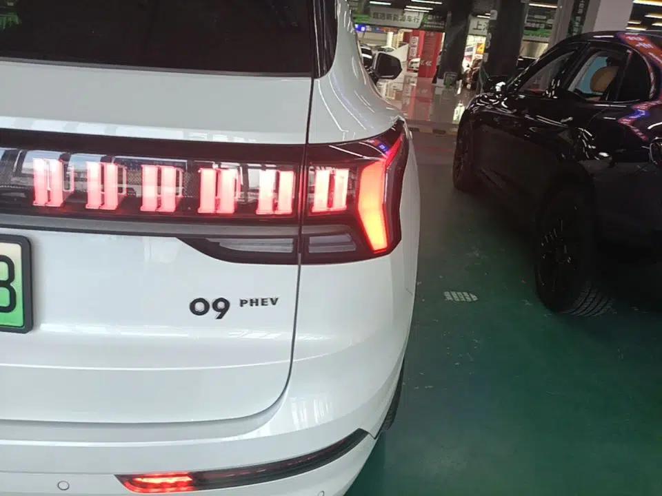 Lynk & Co 09 EM-P 2021 2.0T PHEV Halo Six-Seater — миниатюра 9