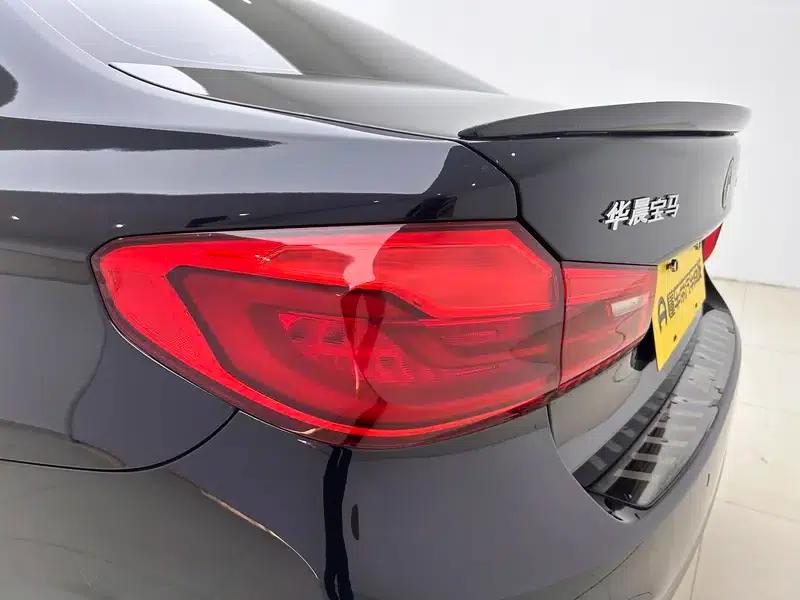 2019 BMW 5 Series 530Li Leading Edition M Sport Package — миниатюра 13