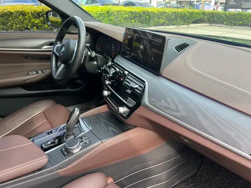 2023 BMW 5 Series 530Li Luxury M Sport Package — миниатюра 13