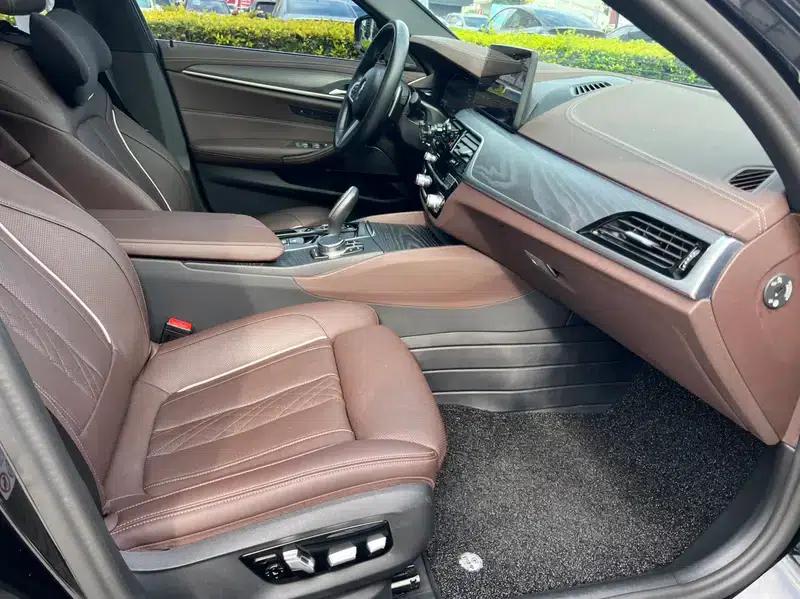 2023 BMW 5 Series 530Li Luxury M Sport Package — миниатюра 9