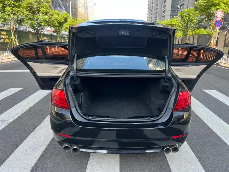 BMW 5 Series 2011 523Li Leading Edition — миниатюра 9