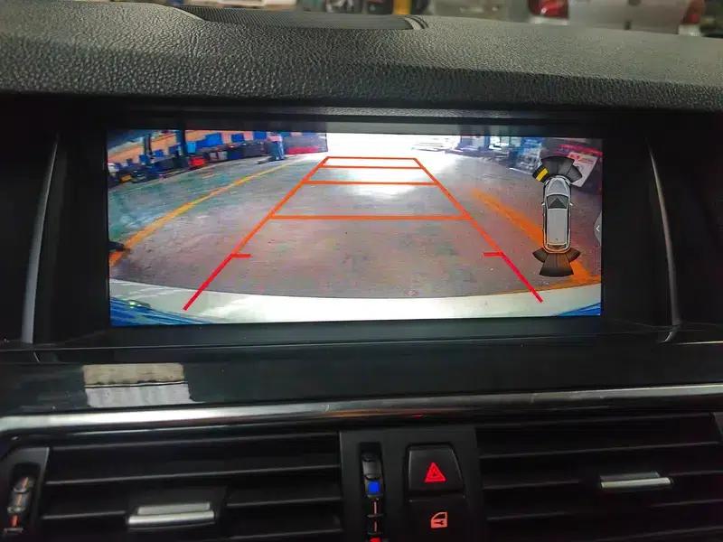 2014 BMW 5 Series 520Li Elegant Edition — миниатюра 12