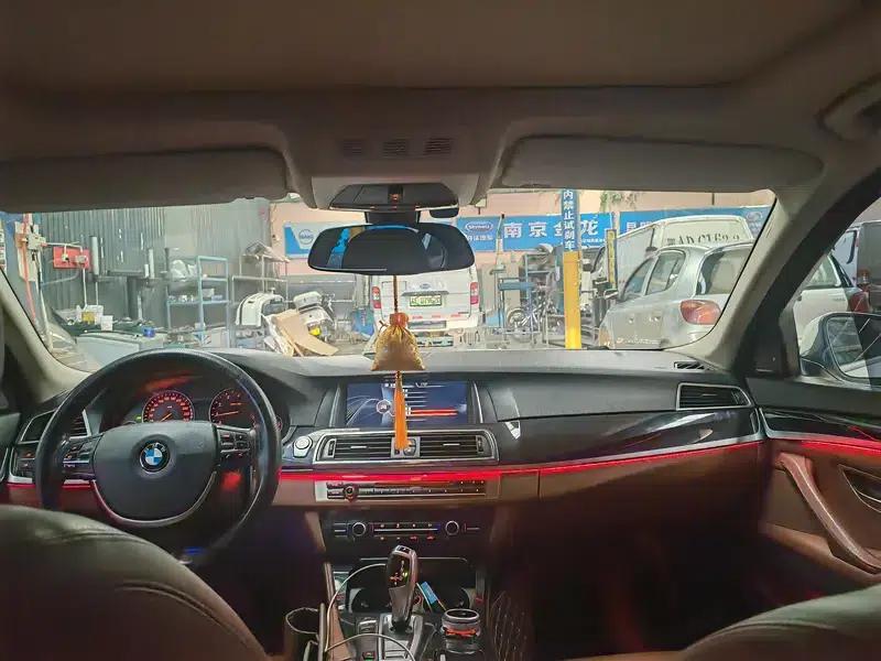 2014 BMW 5 Series 520Li Elegant Edition — миниатюра 16
