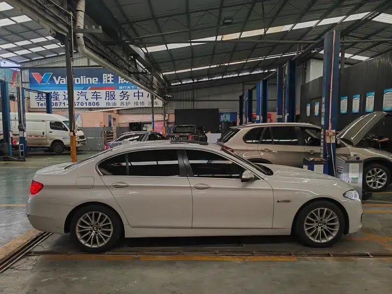 2014 BMW 5 Series 520Li Elegant Edition — миниатюра 8