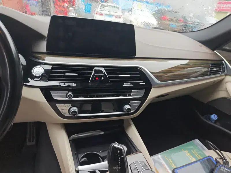 2019 BMW 5 Series 530Li xDrive M Sport Package — миниатюра 12