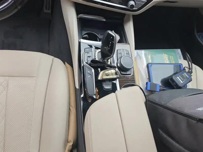 2019 BMW 5 Series 530Li xDrive M Sport Package — миниатюра 14