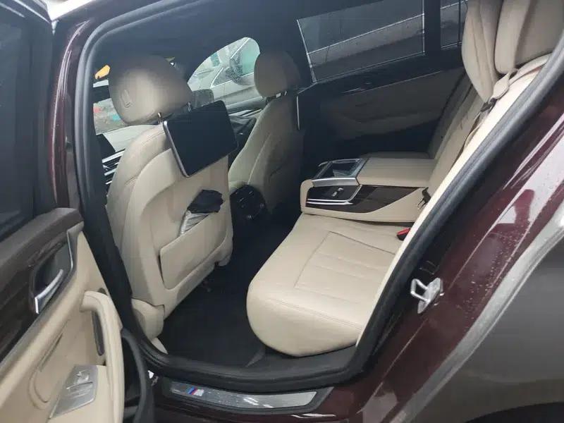 2019 BMW 5 Series 530Li xDrive M Sport Package — миниатюра 9